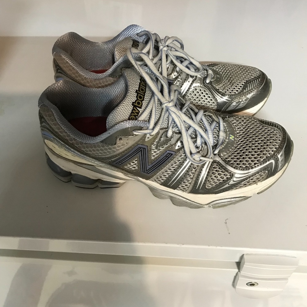 Women New Balance Sneaker Size 9